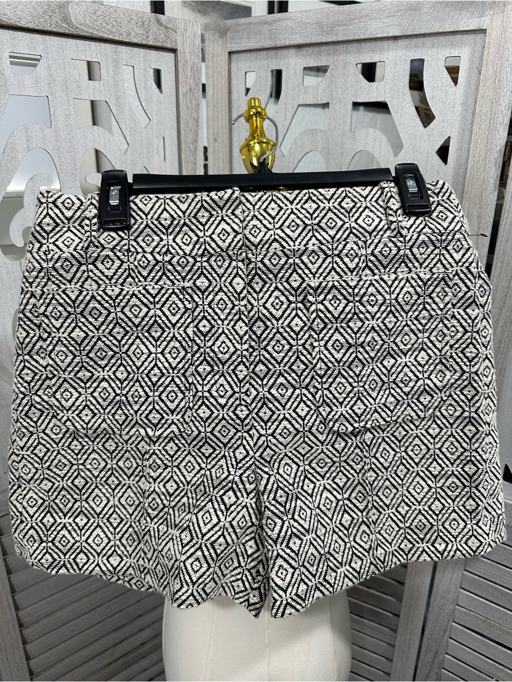 LOFT Black & White Geometric Skort size 6